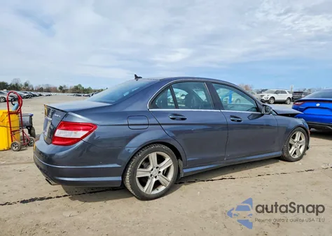 2011 Mercedes-Benz C 300 4Matic z USA, uszkodzony, nr VIN WDDGF8BB6BR181118